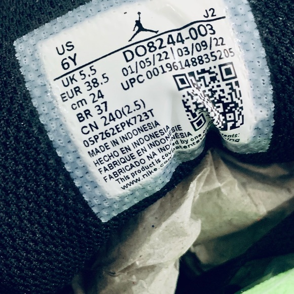 Nike Air Jordan 1 Low SE ‘Electric Green’ GS | Green/ White/Black | UK 5.5 - Picture 7 of 9